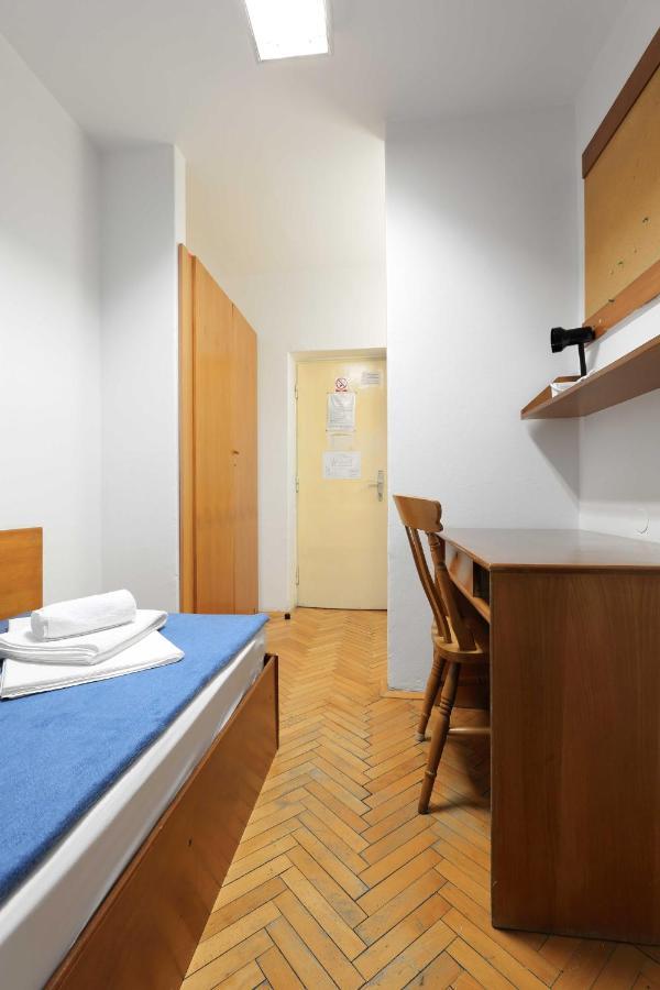 Rooms Studentsko Naselje Ivan Goran Kovacic リエカ エクステリア 写真