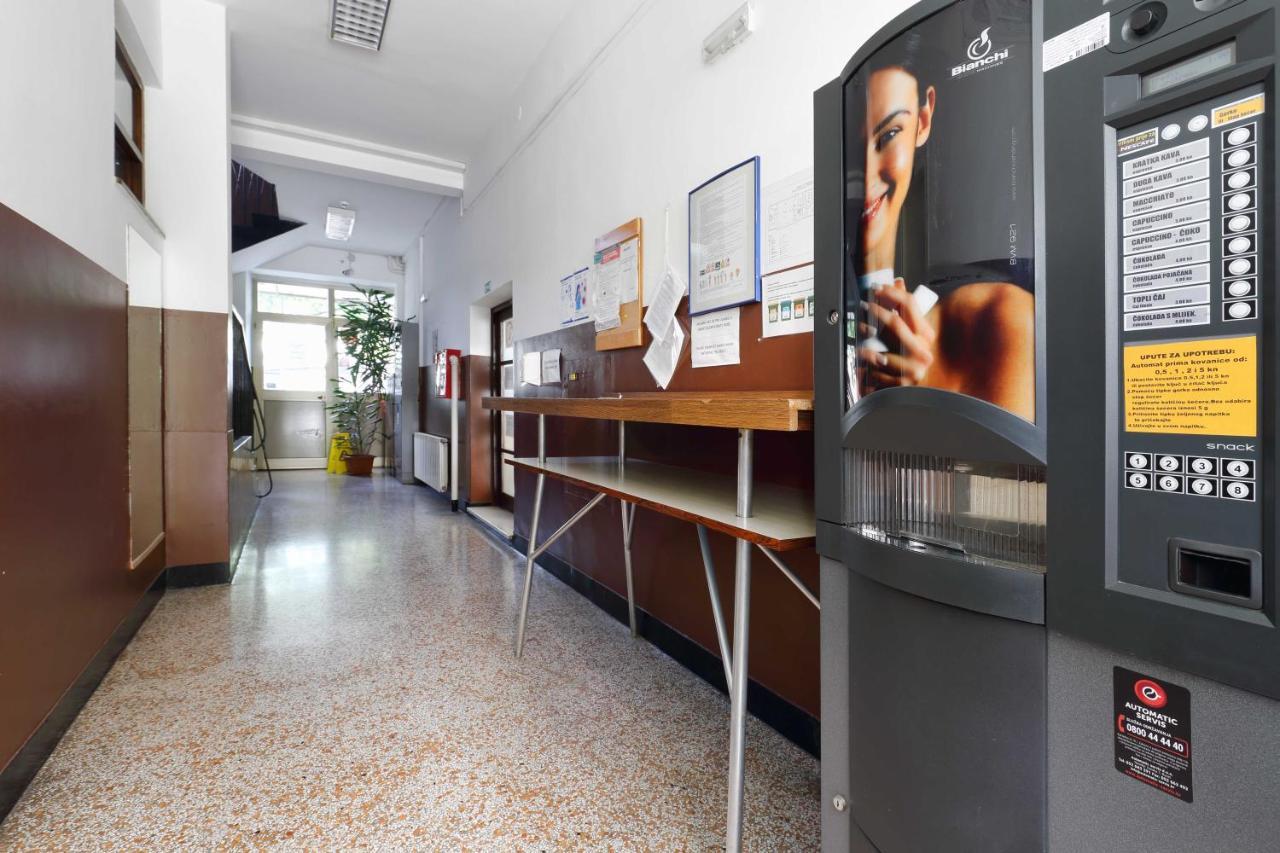 Rooms Studentsko Naselje Ivan Goran Kovacic リエカ 部屋 写真